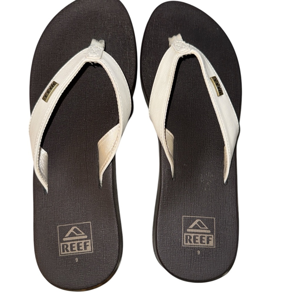 Reef Black and Cream Sandals size 9
